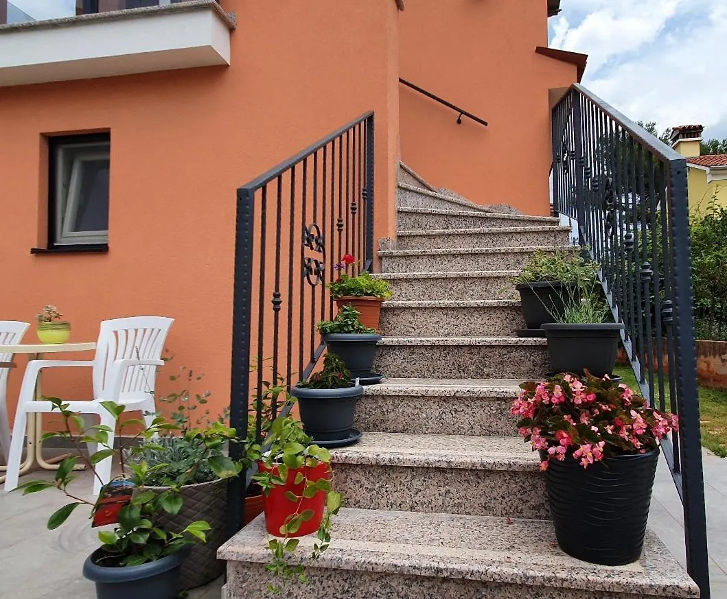 Juli No 2 Apartment Porec